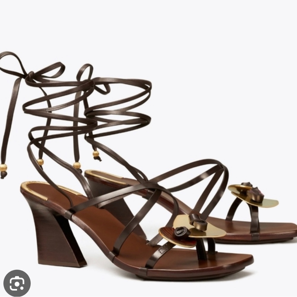 Tory Burch knotted heel. Gently worn once. Size 8